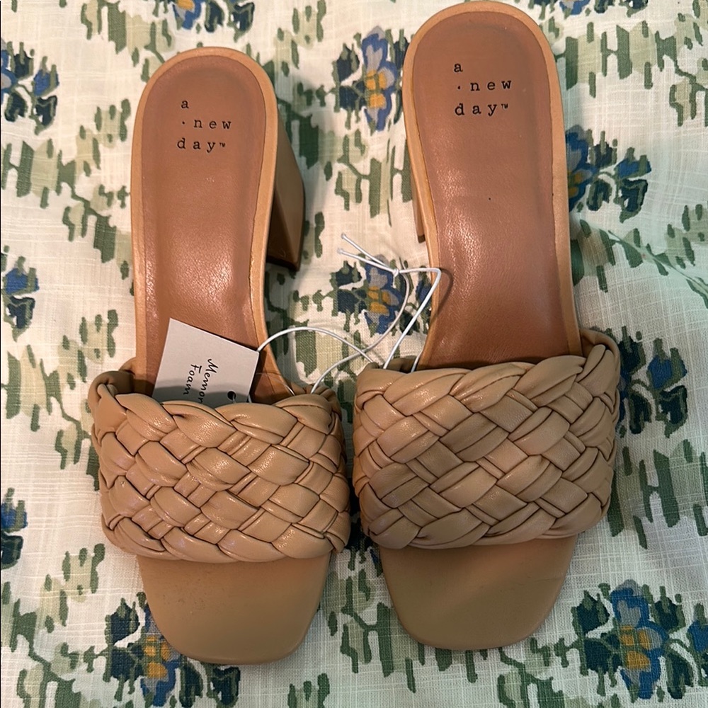A New Day Women's Tan Woven Sandals